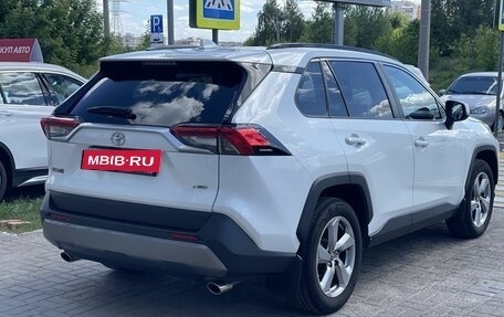 Toyota RAV4, 2020 год, 3 290 000 рублей, 5 фотография