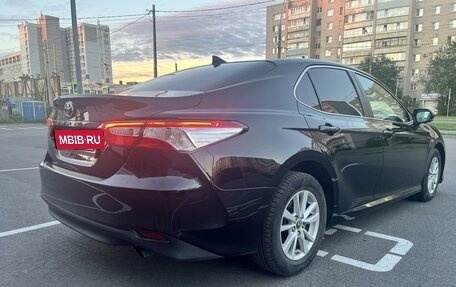 Toyota Camry, 2018 год, 2 420 000 рублей, 5 фотография