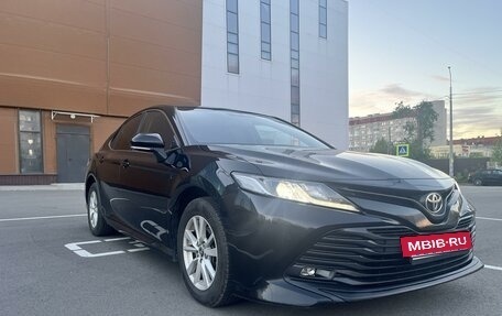 Toyota Camry, 2018 год, 2 420 000 рублей, 2 фотография