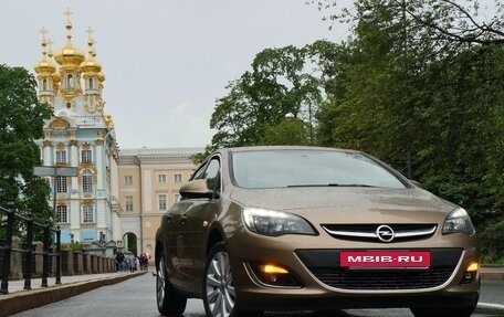 Opel Astra J, 2013 год, 1 250 000 рублей, 2 фотография