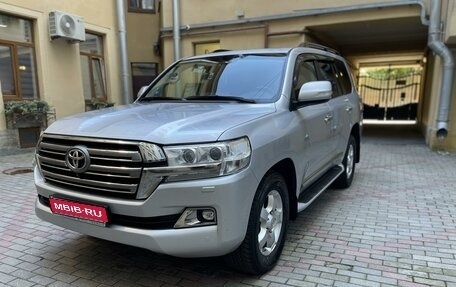 Toyota Land Cruiser 200, 2015 год, 5 300 000 рублей, 1 фотография