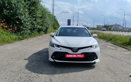 Toyota Camry, 2018 год, 2 150 000 рублей, 2 фотография