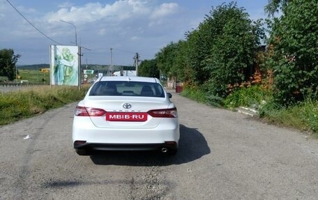 Toyota Camry, 2018 год, 2 150 000 рублей, 4 фотография