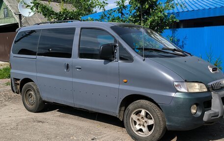 Hyundai H-1 II рестайлинг, 2002 год, 305 000 рублей, 2 фотография