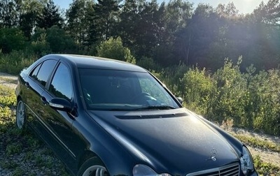 Mercedes-Benz C-Класс, 2003 год, 600 000 рублей, 1 фотография