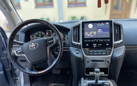 Toyota Land Cruiser 200, 2015 год, 5 300 000 рублей, 10 фотография