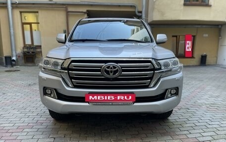 Toyota Land Cruiser 200, 2015 год, 5 300 000 рублей, 2 фотография