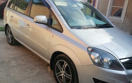 Opel Zafira B, 2013 год, 1 200 000 рублей, 1 фотография