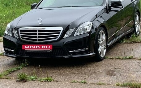 Mercedes-Benz E-Класс, 2013 год, 1 850 000 рублей, 2 фотография