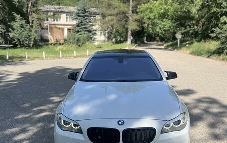 BMW 5 серия, 2012 год, 1 990 000 рублей, 2 фотография