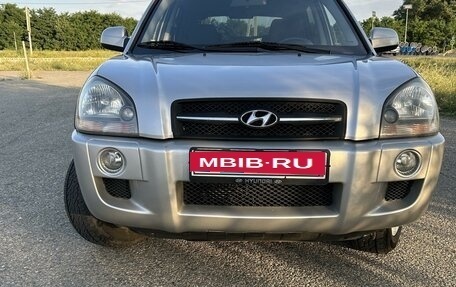 Hyundai Tucson III, 2006 год, 976 000 рублей, 2 фотография