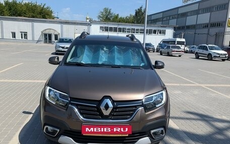 Renault Sandero II рестайлинг, 2021 год, 1 565 000 рублей, 2 фотография