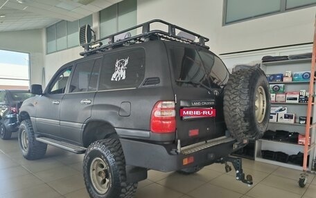 Toyota Land Cruiser 100 рестайлинг 2, 2005 год, 4 400 000 рублей, 3 фотография