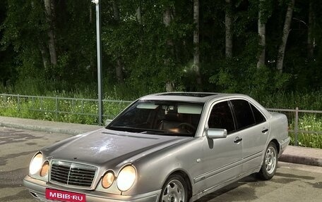 Mercedes-Benz E-Класс, 1996 год, 260 000 рублей, 1 фотография