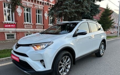 Toyota RAV4, 2018 год, 2 855 000 рублей, 1 фотография