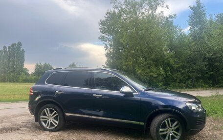 Volkswagen Touareg III, 2010 год, 2 049 000 рублей, 2 фотография