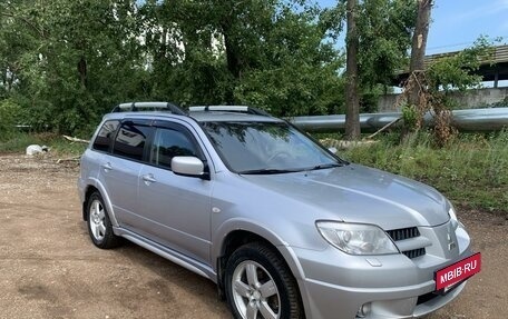 Mitsubishi Outlander III рестайлинг 3, 2006 год, 700 000 рублей, 3 фотография