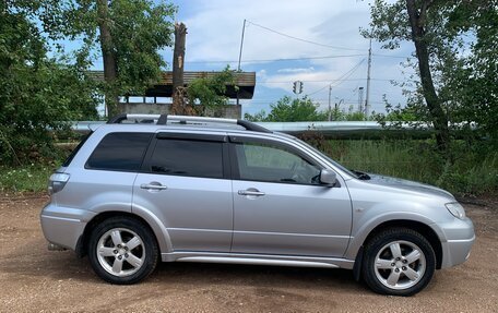 Mitsubishi Outlander III рестайлинг 3, 2006 год, 700 000 рублей, 4 фотография