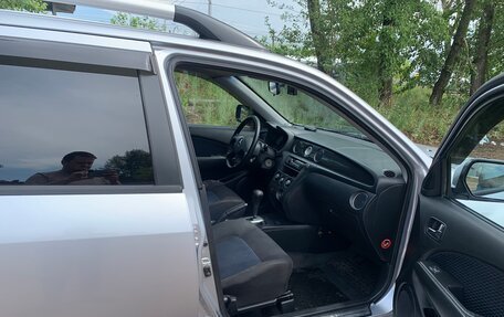 Mitsubishi Outlander III рестайлинг 3, 2006 год, 700 000 рублей, 11 фотография