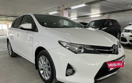 Toyota Auris II, 2013 год, 1 500 000 рублей, 3 фотография