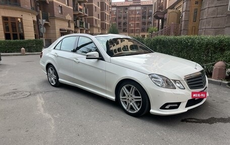 Mercedes-Benz E-Класс, 2010 год, 1 495 000 рублей, 3 фотография