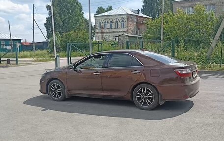 Toyota Camry, 2017 год, 2 600 000 рублей, 2 фотография