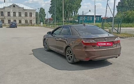 Toyota Camry, 2017 год, 2 600 000 рублей, 3 фотография