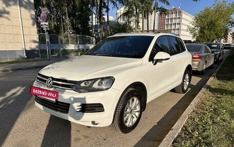 Volkswagen Touareg III, 2012 год, 2 153 000 рублей, 2 фотография