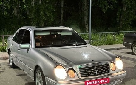 Mercedes-Benz E-Класс, 1996 год, 260 000 рублей, 3 фотография