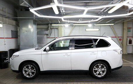 Mitsubishi Outlander III рестайлинг 3, 2013 год, 1 450 000 рублей, 6 фотография