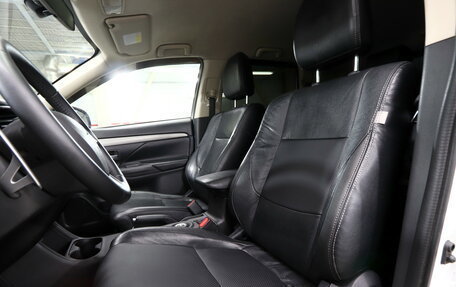 Mitsubishi Outlander III рестайлинг 3, 2013 год, 1 450 000 рублей, 8 фотография