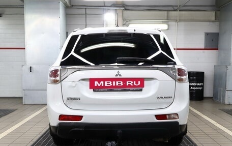 Mitsubishi Outlander III рестайлинг 3, 2013 год, 1 450 000 рублей, 5 фотография