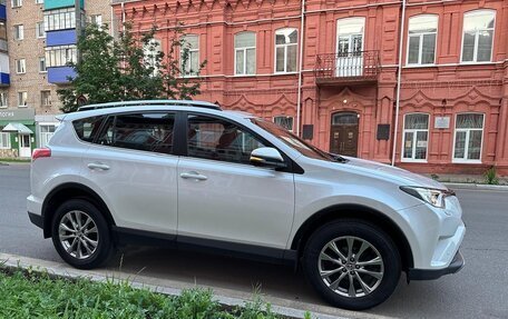 Toyota RAV4, 2018 год, 2 855 000 рублей, 5 фотография