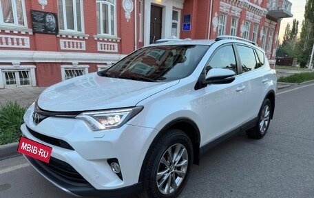 Toyota RAV4, 2018 год, 2 855 000 рублей, 2 фотография