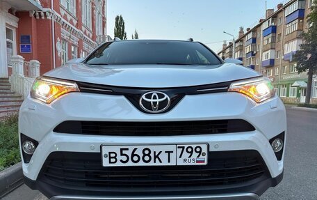 Toyota RAV4, 2018 год, 2 855 000 рублей, 4 фотография