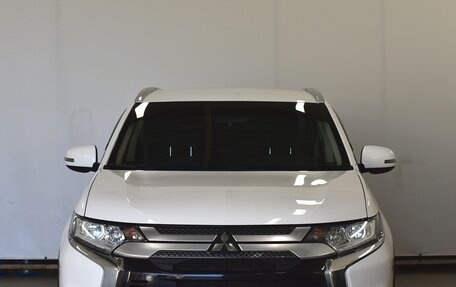 Mitsubishi Outlander III рестайлинг 3, 2021 год, 2 640 000 рублей, 3 фотография