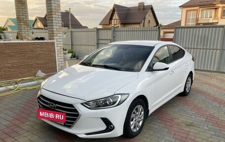 Hyundai Elantra VI рестайлинг, 2017 год, 1 400 000 рублей, 3 фотография