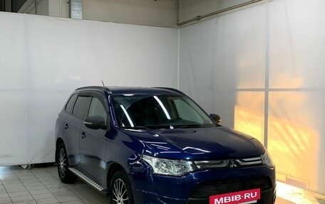 Mitsubishi Outlander III рестайлинг 3, 2013 год, 1 780 000 рублей, 4 фотография