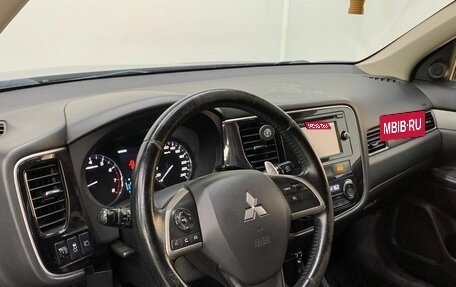 Mitsubishi Outlander III рестайлинг 3, 2013 год, 1 780 000 рублей, 13 фотография