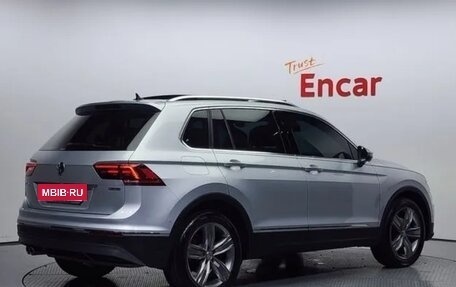 Volkswagen Tiguan II, 2018 год, 2 570 000 рублей, 2 фотография