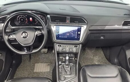 Volkswagen Tiguan II, 2018 год, 2 570 000 рублей, 7 фотография