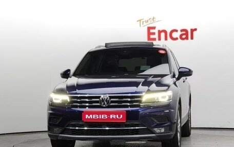 Volkswagen Tiguan II, 2018 год, 2 650 000 рублей, 3 фотография