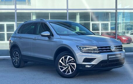 Volkswagen Tiguan II, 2019 год, 3 300 000 рублей, 1 фотография