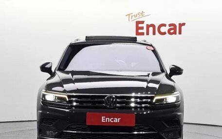 Volkswagen Tiguan II, 2018 год, 2 850 000 рублей, 3 фотография