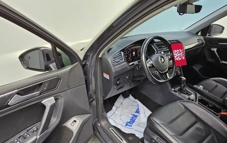 Volkswagen Tiguan II, 2018 год, 2 850 000 рублей, 10 фотография