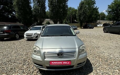 Toyota Avensis III рестайлинг, 2005 год, 640 000 рублей, 2 фотография