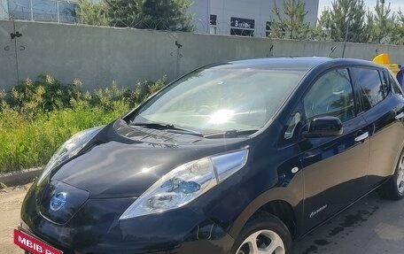 Nissan Leaf I, 2012 год, 660 000 рублей, 2 фотография