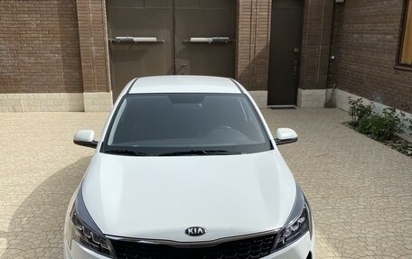 KIA Rio IV, 2020 год, 1 770 000 рублей, 2 фотография