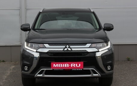 Mitsubishi Outlander III рестайлинг 3, 2021 год, 2 997 000 рублей, 4 фотография