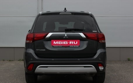 Mitsubishi Outlander III рестайлинг 3, 2021 год, 2 997 000 рублей, 5 фотография